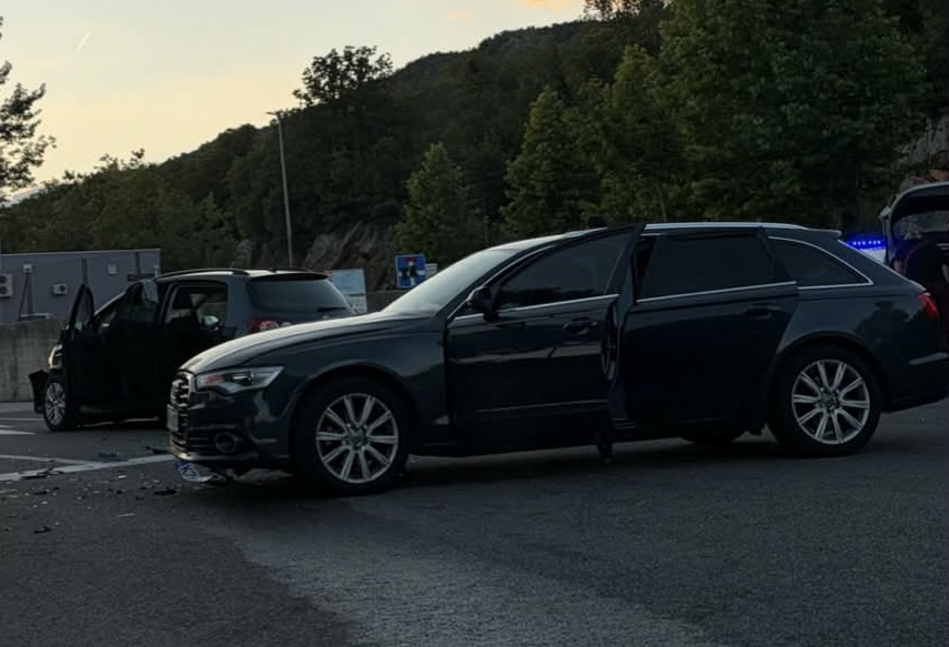 Prometna nesreća kod Hotela Otok u Grudama Prometna nesreća kod Hotela Otok u Grudama