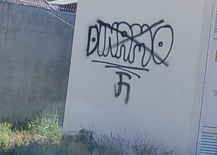 (VIDEO) Divljačka vožnja automobilima i vandalizam u Posušju: Oštećeno i multisenzorno igralište za djecu