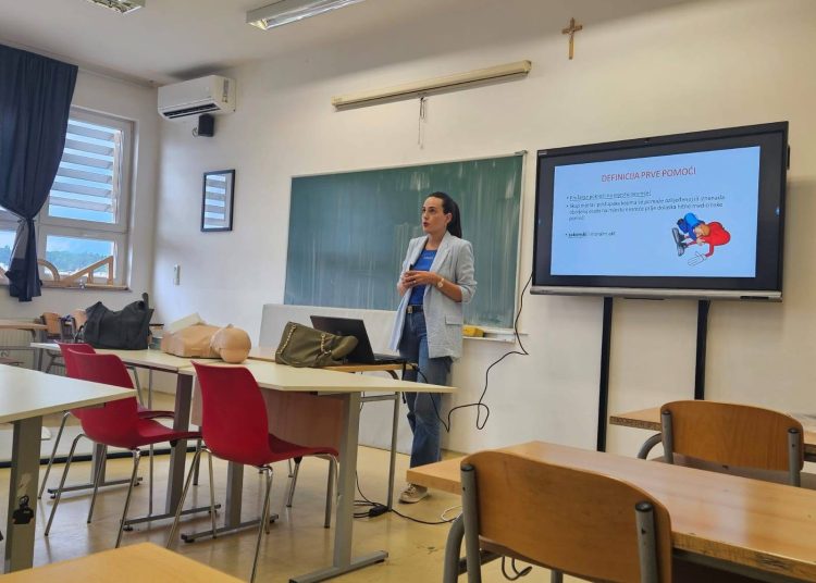 Široki Brijeg: Edukacijom djelatnika Gimnazije fra Dominika Mandića završen ciklus obuka iz prve pomoći
