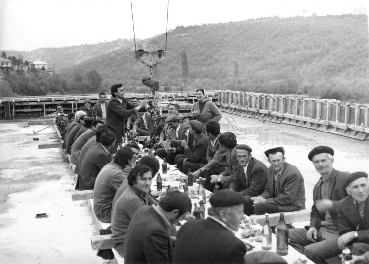 Široki Brijeg 1974.: Kad je Hotel Park dobio krov, slavlje graditelja na vrhu
