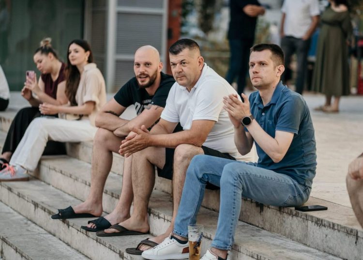 Predivna večeru u Širokom Brijegu: Mlade glazbenice obilježile Svjetski dan glazbe
