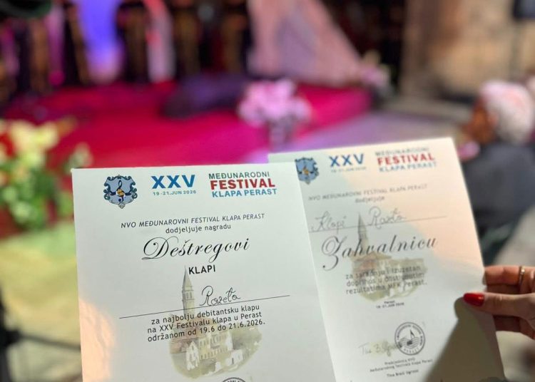 Širokobriješka klapa Rozeta osvojila nagradu za najbolju debitantsku klapu na međunarodnom festivalu u Perastu