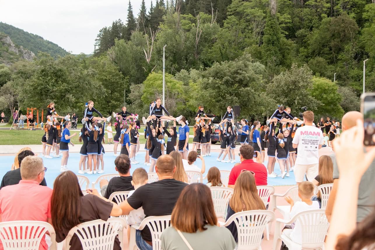 14. Cheerleading večer u Širokom Brijegu okupila rekordan broj posjetitelja 14. Cheerleading večer u Širokom Brijegu okupila rekordan broj posjetitelja