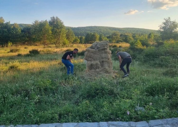 Uzarićani u zajedništvu vjere i tradicije: Paljenjem svitnjaka i hodočašćem na Crnašnicu proslavljena uočnica svetoga Ivana Krstitelja