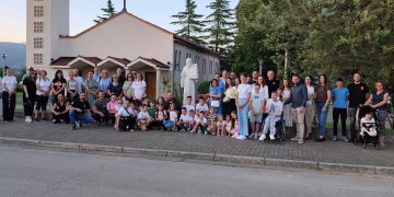 Uzarićani u zajedništvu vjere i tradicije: Paljenjem svitnjaka i hodočašćem na Crnašnicu proslavljena uočnica svetoga Ivana Krstitelja
