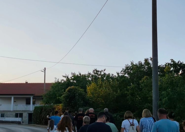 Uzarićani u zajedništvu vjere i tradicije: Paljenjem svitnjaka i hodočašćem na Crnašnicu proslavljena uočnica svetoga Ivana Krstitelja