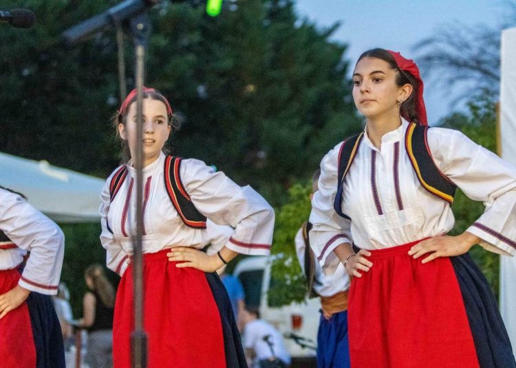 Široki Brijeg: Brojni posjetitelji uživali u večeri folklora u Kočerinu