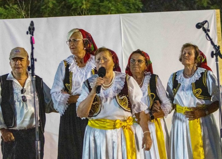 Široki Brijeg: Brojni posjetitelji uživali u večeri folklora u Kočerinu