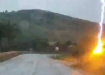 Nevrijeme u Hercegovini: Grom udario tik uz prometnicu Posušje – Tomislavgrad