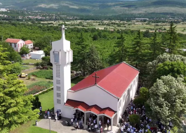 Široki Brijeg: Uzarići proslavili blagdan svetog Ante uz okupljanje brojnih vjernika