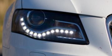 Savjet koji spašava život: Ovu kobnu grešku čine vozači modernih automobila po kiši