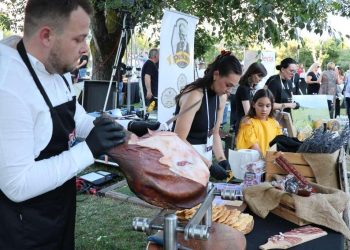 Trnjak Fest u Ljubuškom okupio rekordnih 30 vinarija i brojne ljubitelje vina