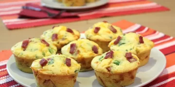 Slani muffini sa šunkom, sirom i povrćem