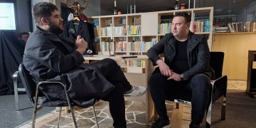 Široki Brijeg: „Pjesnici su čuđenje u svijetu“ prvi put na otvorenom