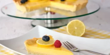 Savršeni tart od limuna s kremastim punjenjem, idealan desert za tople dane