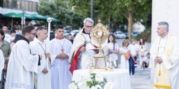 Tijelovska procesija okupila mnoštvo vjernika u Širokom Brijegu