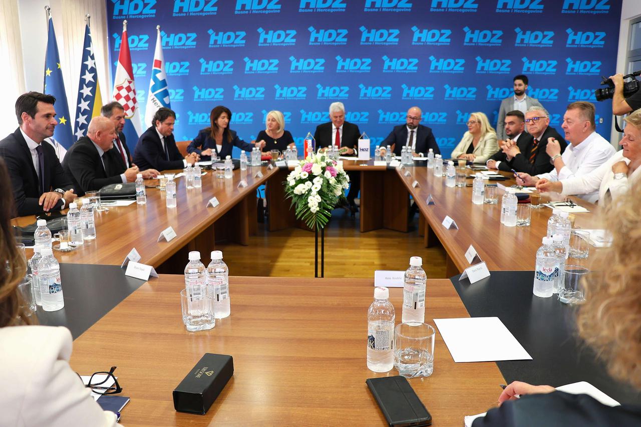 HDZ BiH upozorio na nedovoljnu informiranost birača o novim izbornim pravilima HDZ BiH upozorio na nedovoljnu informiranost birača o novim izbornim pravilima