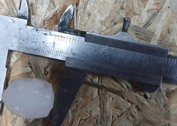 (VIDEO) Mještani ovog hercegovačkog grada ovo ne pamte: Led promjera 4 cm