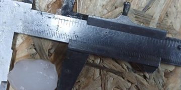 (VIDEO) Mještani ovog hercegovačkog grada ovo ne pamte: Led promjera 4 cm
