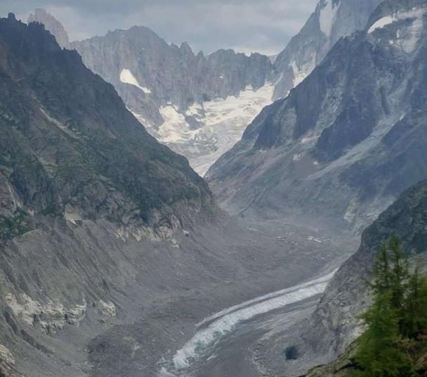 Preko zaleđenih i opasnih staza do vrha Alpa: Ekipa iz Hercegovine uspješno se popela na Mont Blanc