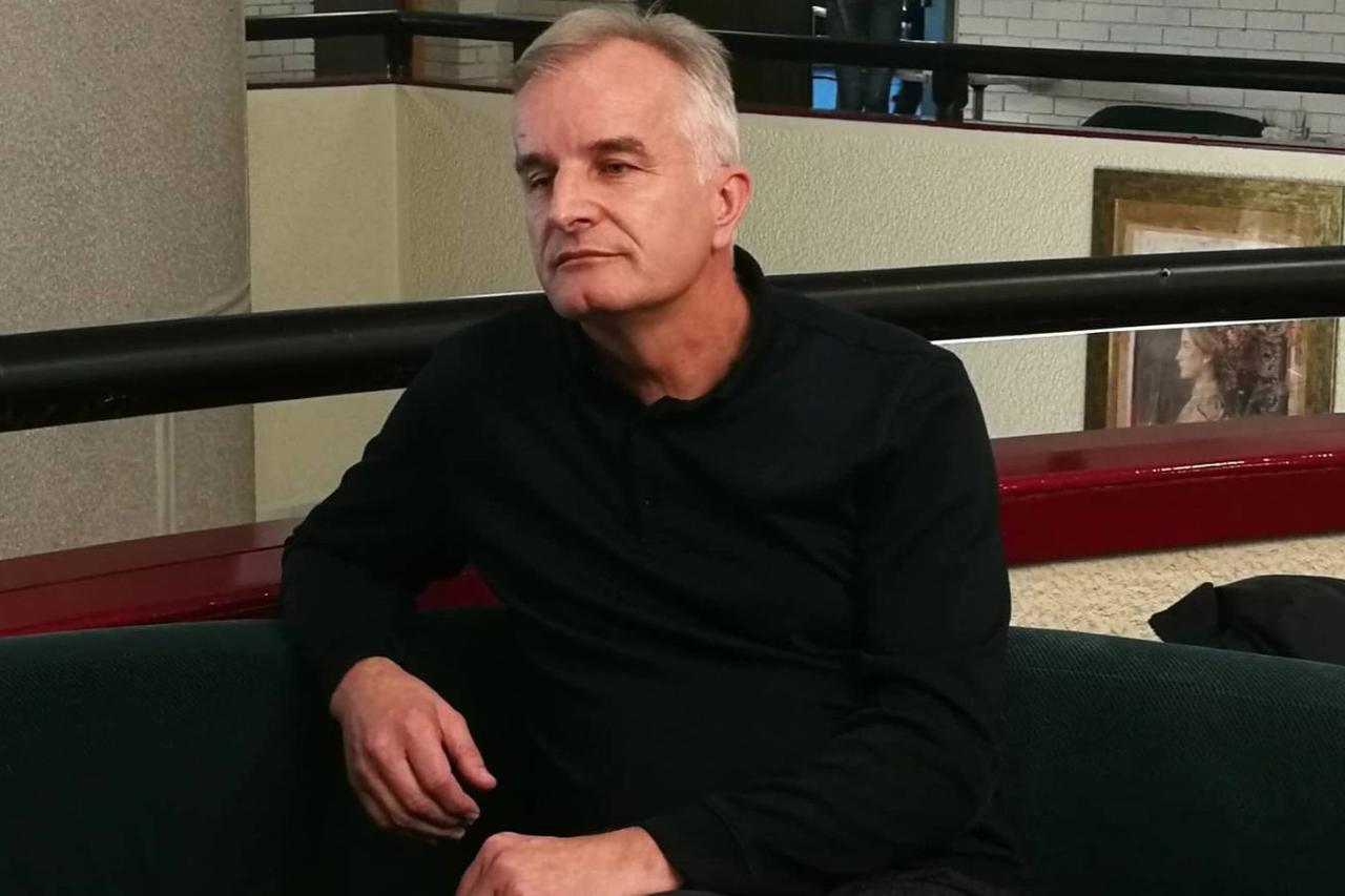 Poznati Širokobriježanin podnio neobičan zahtjev: Želi promijeniti prezime Poznati Širokobriježanin podnio neobičan zahtjev: Želi promijeniti prezime