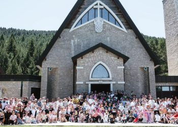 Obiteljski susret u Masnoj Luci okupio oko 100 parova i više od 200 djece