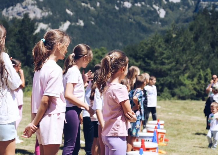 Obiteljski susret u Masnoj Luci okupio oko 100 parova i više od 200 djece