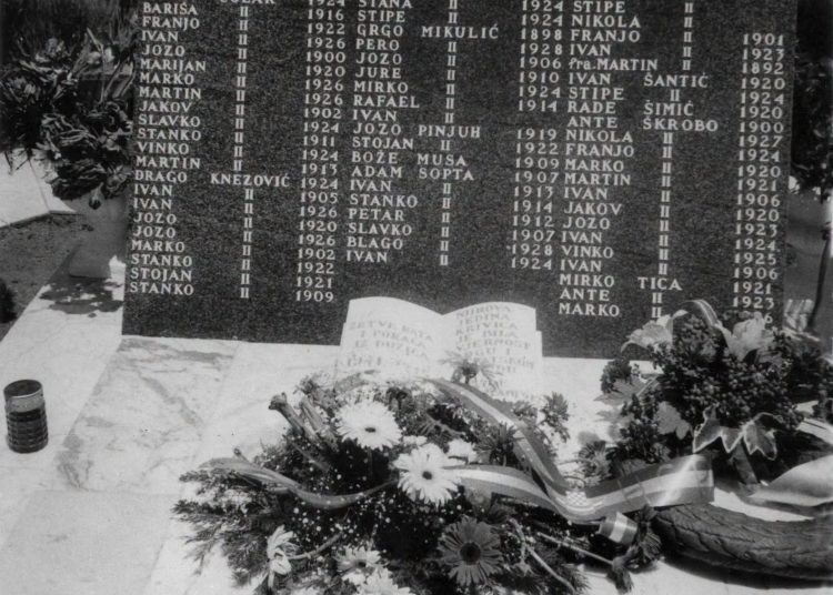 Iz prošlosti: Otkrivanje spomenika žrtvama rata na Dužicama 1991.