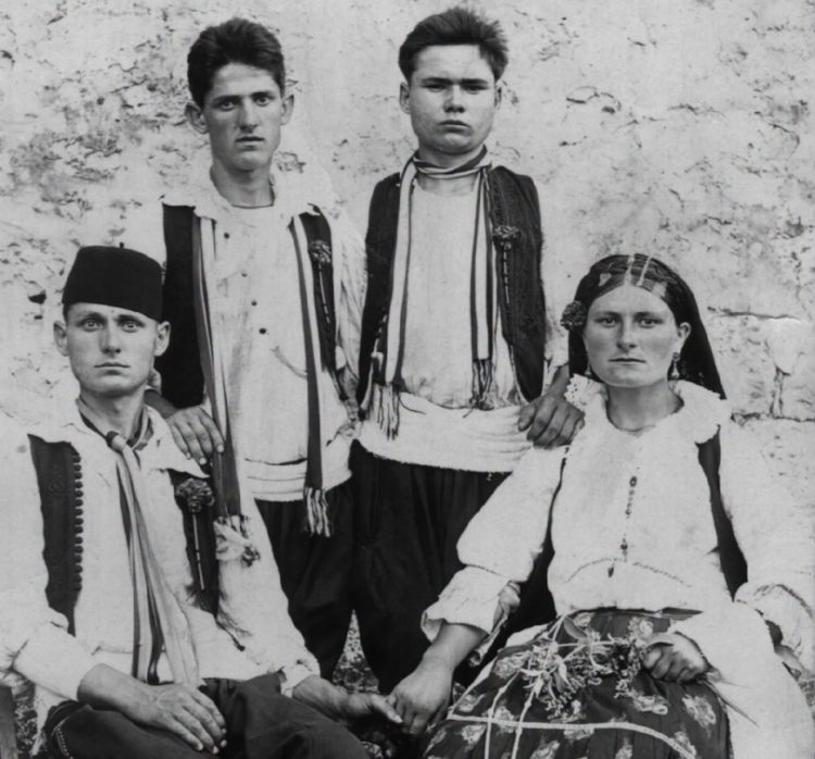 Narodna nošnja i život starih Dužica: Priča o svjedočanstvu jednog vremena