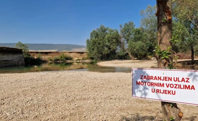 Mostarsko blato ponovno oživljava: Mještani, vatrogasci i ribolovci zajedničkim snagama uređuju Jarski modraš