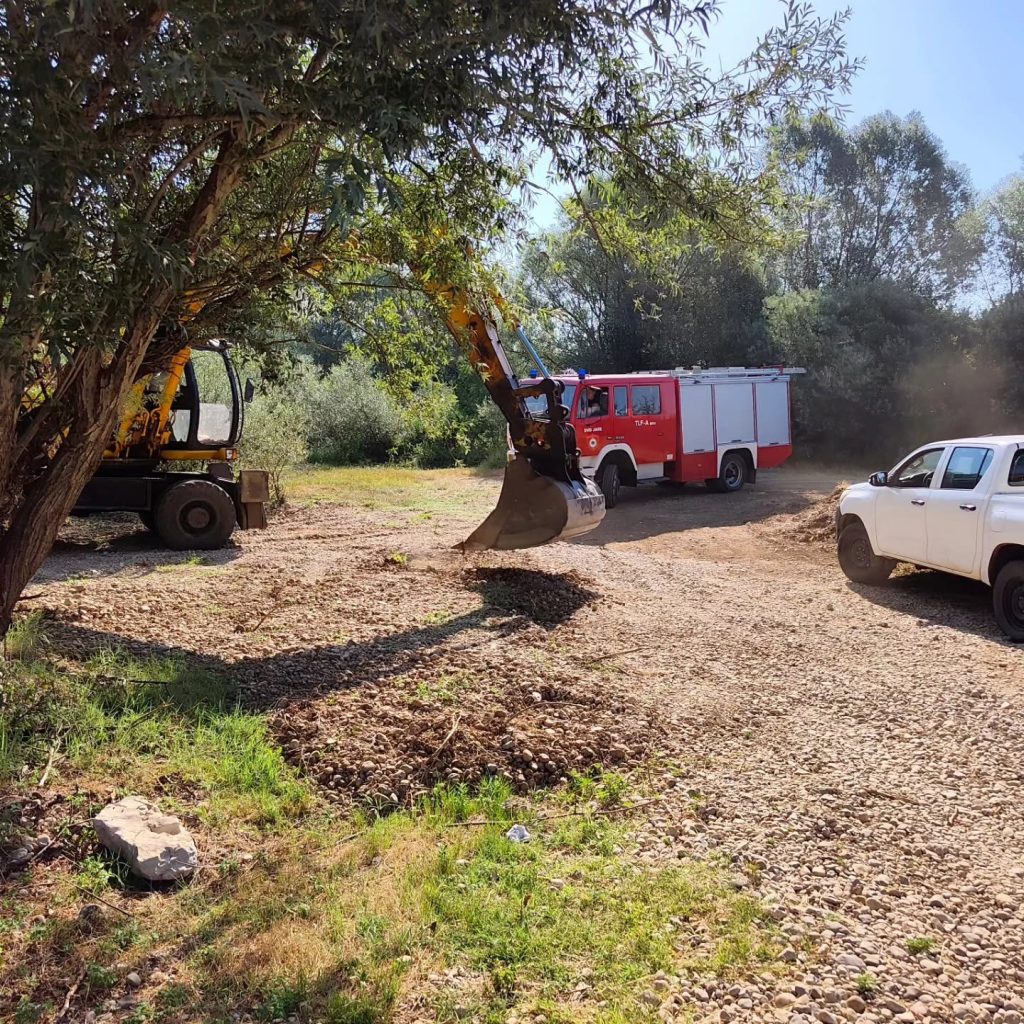 Mostarsko blato ponovno oživljava: Mještani, vatrogasci i ribolovci zajedničkim snagama uređuju Jarski modraš Mostarsko blato ponovno oživljava: Mještani, vatrogasci i ribolovci zajedničkim snagama uređuju Jarski modraš