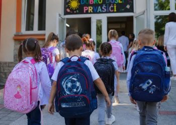 Općina Grude daruje prvašiće: Besplatne školske torbe i pribor za 144 učenika