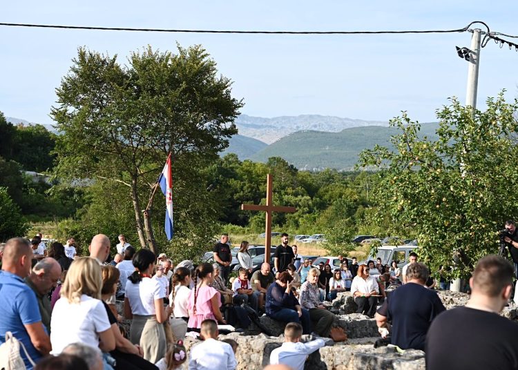 Sveta misa na Crkvini u Mokrom: Fra Jozo Grbeš istaknuo važnost mudrosti i tišine