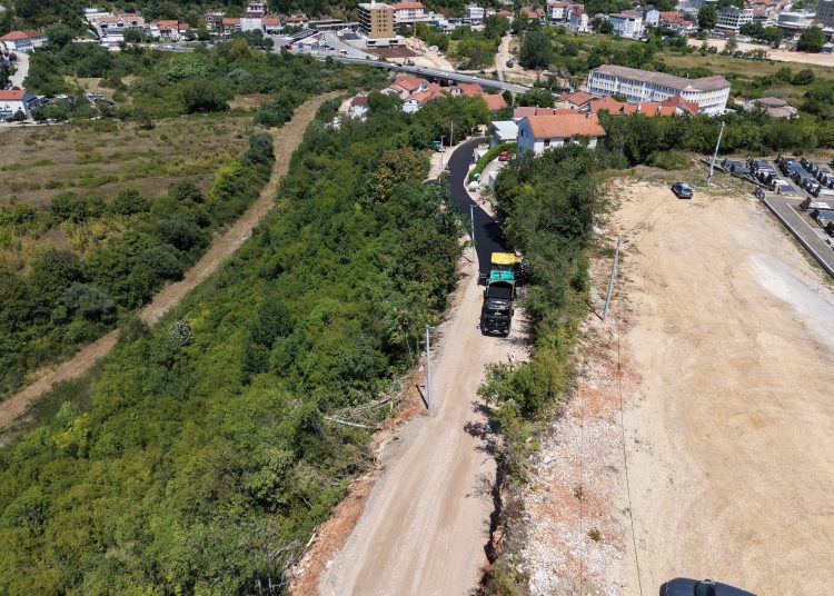 Pogledajte kako napreduju radovi u Grabovini: Asfaltiranje Franjevačke ulice ulazi u završnicu