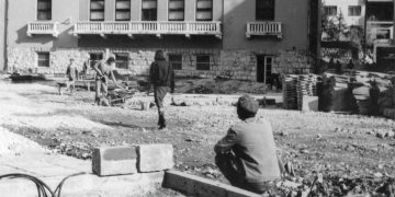Široki Brijeg 1985.: Uređivanje centra i trga koji će kasnije nositi ime Gojka Šuška