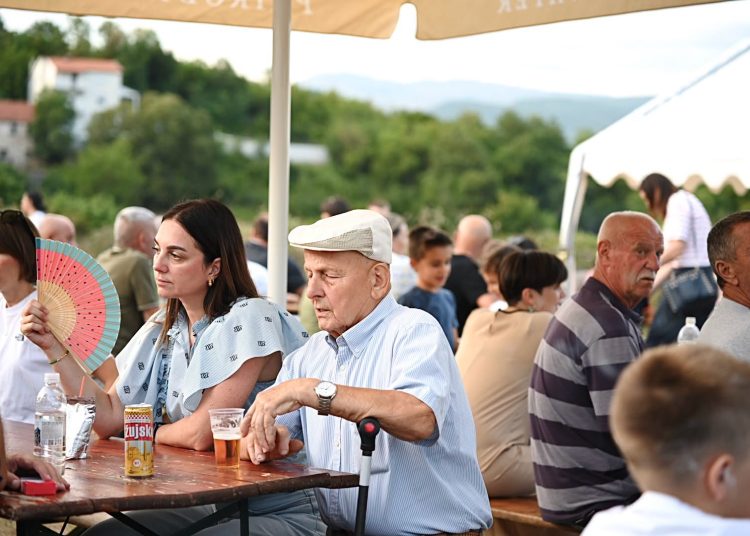 Sveta misa na Crkvini u Mokrom: Fra Jozo Grbeš istaknuo važnost mudrosti i tišine