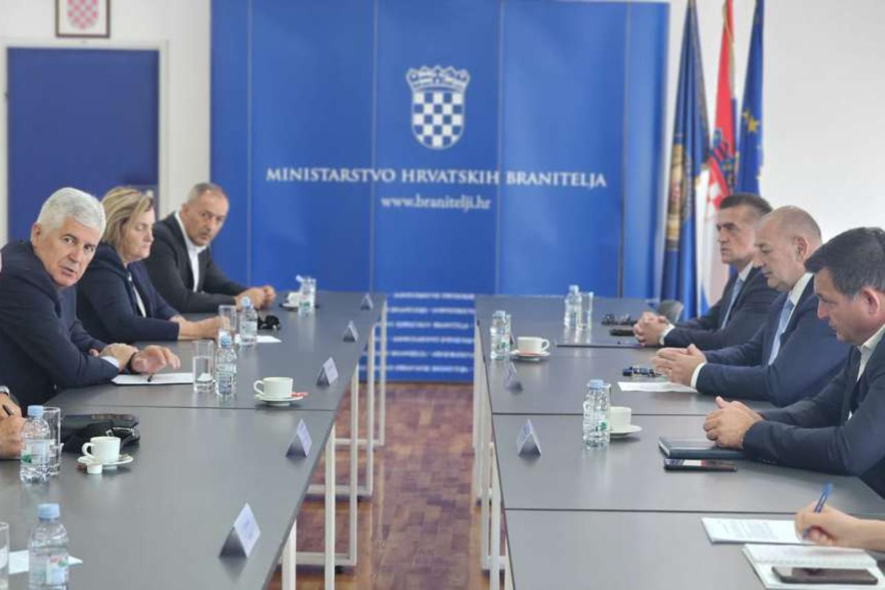 Čović i Medved o položaju branitelja: Vlada RH nastavlja pružati potporu pripadnicima HVO-a Čović i Medved o položaju branitelja: Vlada RH nastavlja pružati potporu pripadnicima HVO-a