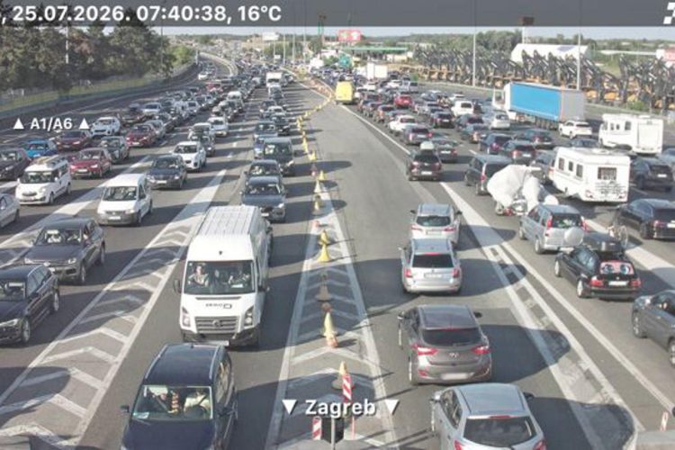 Gužve na cestama prema Jadranu: Kolone na granicama, zastoji na autocestama i magistrali