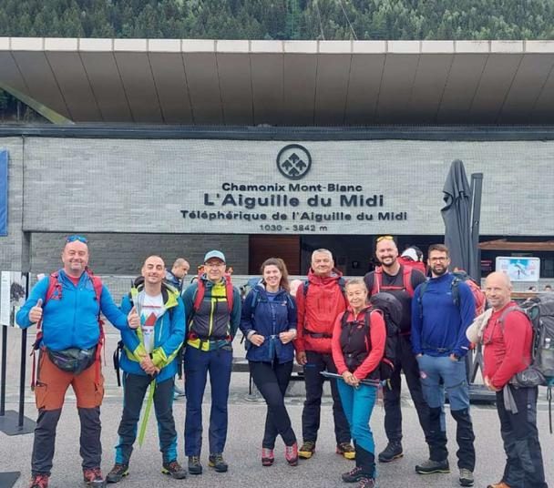 Preko zaleđenih i opasnih staza do vrha Alpa: Ekipa iz Hercegovine uspješno se popela na Mont Blanc