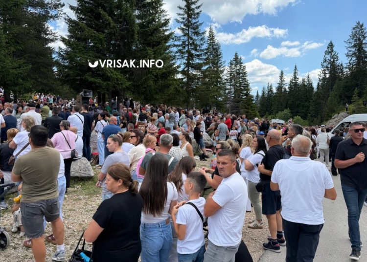 Divin dan na Kedžari okupio tisuće hodočasnika
