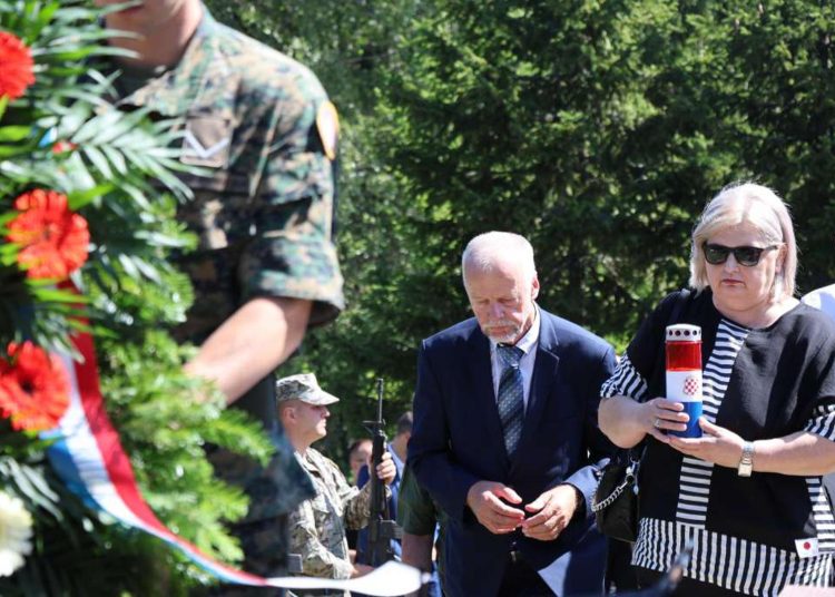 Obilježena 33. obljetnica stradanja hrvatskih branitelja i civila na Stipića livadi i u Doljanima