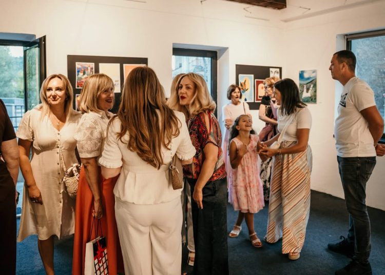 Široki Brijeg: U Galeriji Vrba otvorena izložba likovnih radova polaznika projekta „Treća dob“