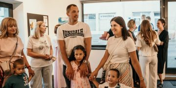 Široki Brijeg: U Galeriji Vrba otvorena izložba likovnih radova polaznika projekta „Treća dob“
