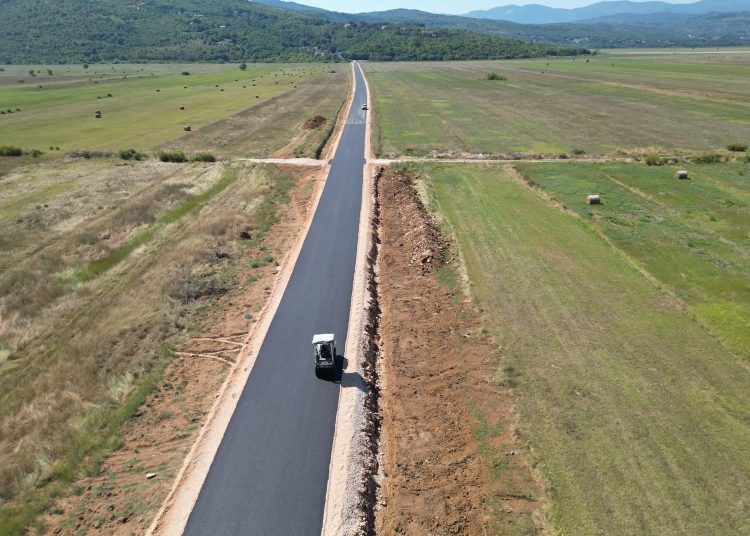 Grude: Asfaltira se dionica Bobanova Draga – Blaževići vrijedna gotovo 1,2 milijuna KM
