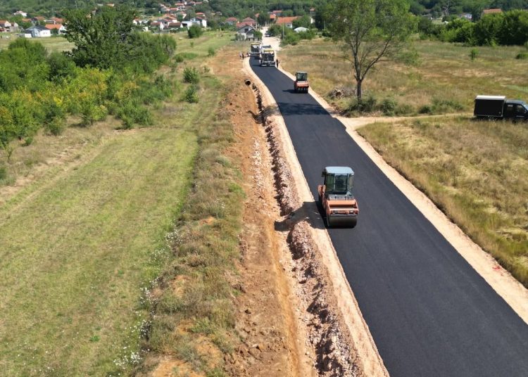 Grude: Asfaltira se dionica Bobanova Draga – Blaževići vrijedna gotovo 1,2 milijuna KM