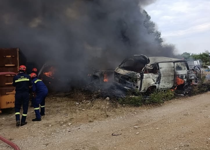 Požar u Širokom Brijegu: Gorio auto otpad u Ljutom Docu