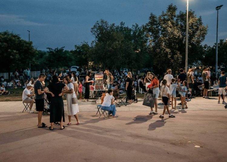 Brojna publika uživala u prvoj večeri Kina pod zvijezdama u Širokom Brijegu