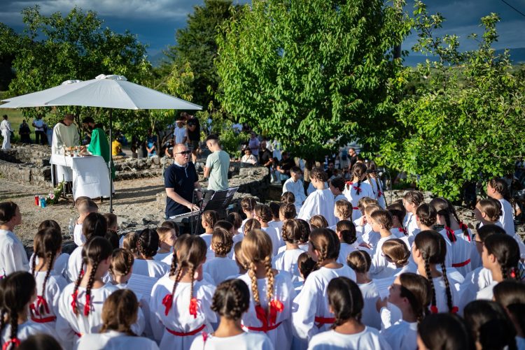 Fra Jozo Grbeš predvodit će svetu misu na ranokršćanskoj bazilici u Mokrom