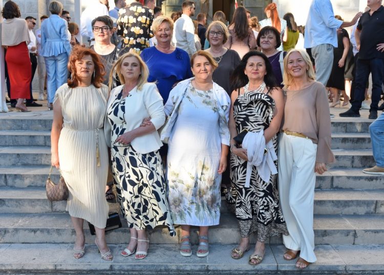Široki Brijeg: Generacija 1986. obilježila 40 godina mature