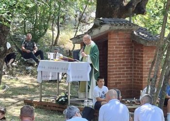 Misa na Kruškovcu iznad Širokog Brijega: Mjesto tajnih krštenja, misa i mučeništva ponovno okupilo vjernike